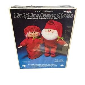 VTG  1982 Valiant Mr. & Mrs.  Santa Claus Soft Sculpture Doll Kit Sealed